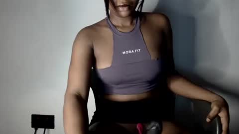 Snapshot of hot_chocoxxxx chatting on 11-02-25, 04:15 sonia mis choco online show from 11-02-25, 04:15