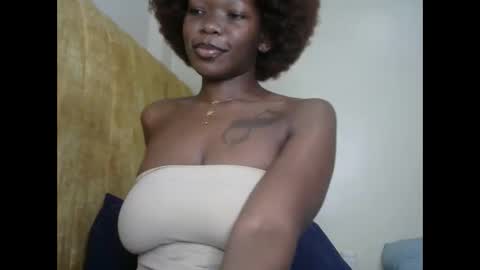 Snapshot of hot_ebony11 chatting on 02-24-25, 04:36 chooo pie online show from 02-24-25, 04:36