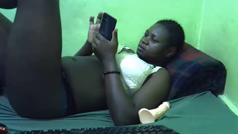 Snapshot of hot_girlly chatting on 09-09-25, 06:07 hot_girlly online show from 09-09-25, 06:07