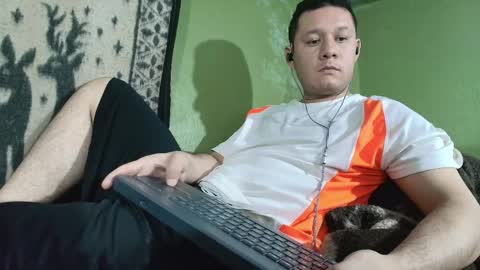 hot_guy36 online show from 04-27-26, 05:22