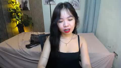 Snapshot of hot_ice_cube chatting on 11-15-25, 12:13 Ms Yen online show from 11-15-25, 12:13