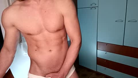 hot_italianboy online show from 04-04-26, 09:23