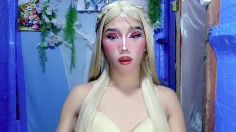 Khianna online show from 04-22-26, 09:27