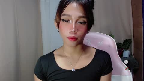 Snapshot of hot_khianna chatting on 05-03-26, 02:01 Khianna online show from 05-03-26, 02:01