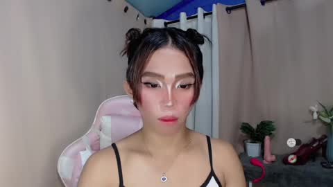 Snapshot of hot_khianna chatting on 05-12-26, 02:58 Khianna online show from 05-12-26, 02:58