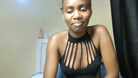 hot_kisser4 online show from 12-21-25, 07:32