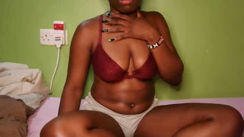 hot_latifah online show from 11-09-25, 12:20