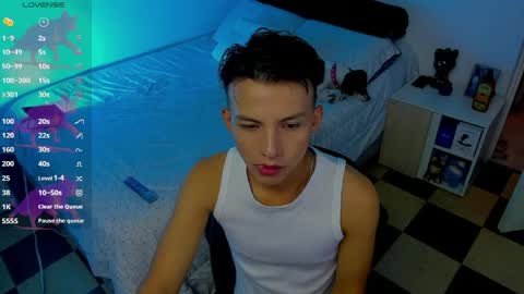 Snapshot of hot_latin_temptation chatting on 05-28-26, 08:28 Alejandro online show from 05-28-26, 08:28