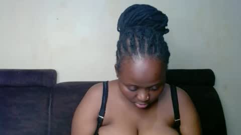 Linah online show from 11-27-25, 03:36