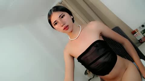 hot_little_angel18 online show from 04-10-26, 01:38