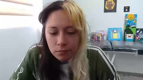 Snapshot of hot_mommymia chatting on 09-20-25, 03:02 Mia online show from 09-20-25, 03:02