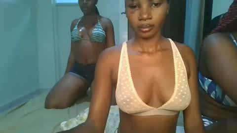 Hot petite online show from 04-28-26, 08:58