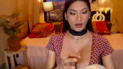 Julli Anna online show from 04-24-26, 06:16