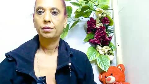 Snapshot of hot_queen58 chatting on 06-22-26, 04:31 hot queen online show from 06-22-26, 04:31