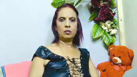 Snapshot of hot_queen58 chatting on 06-27-26, 01:39 hot queen online show from 06-27-26, 01:39
