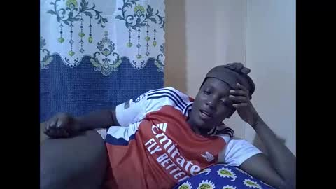 Snapshot of hot_raylah chatting on 12-02-25, 08:26 RAYLAH online show from 12-02-25, 08:26