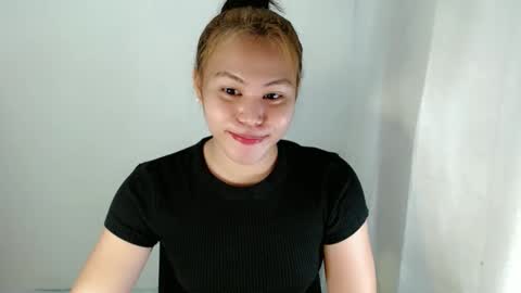 Snapshot of hot_selenaxx chatting on 10-04-25, 06:06 Selena online show from 10-04-25, 06:06