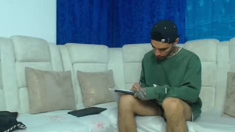 Hot Sharks   online show from 02-04-26, 07:03