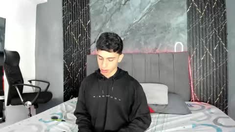 Hot Summer Boy online show from 03-06-26, 11:39