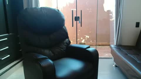 Snapshot of hot_wiffe chatting on 03-03-25, 12:58 couple without tabus online show from 03-03-25, 12:58