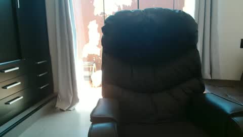 Snapshot of hot_wiffe chatting on 03-06-25, 01:57 couple without tabus online show from 03-06-25, 01:57