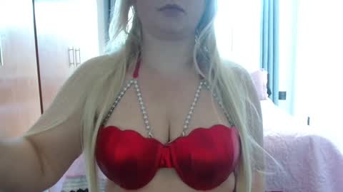 Snapshot of hot_wiffe chatting on 10-02-25, 10:22 couple without tabus online show from 10-02-25, 10:22