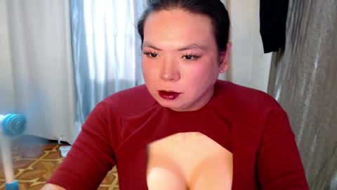 Snapshot of hotasian_mama chatting on 10-05-25, 06:34 Grace online show from 10-05-25, 06:34