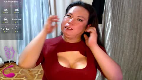 Snapshot of hotasian_mama chatting on 10-17-25, 08:50 Grace online show from 10-17-25, 08:50