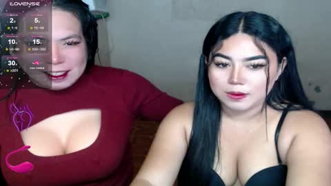 Snapshot of hotasian_mama chatting on 11-19-25, 03:01 Grace online show from 11-19-25, 03:01