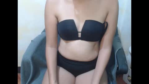 Snapshot of hotasianayra69 chatting on 12-03-25, 04:05 hotasianayra69 online show from 12-03-25, 04:05