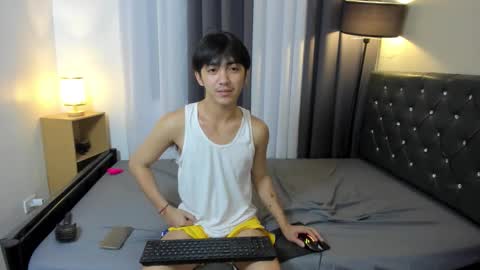 Snapshot of hotasiankenn chatting on 09-20-25, 10:27 Kenny online show from 09-20-25, 10:27