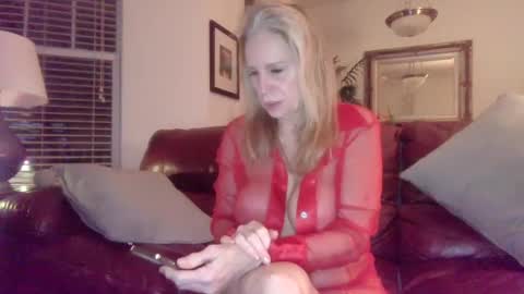 hotblondemilf1962 online show from 01-11-25, 04:38