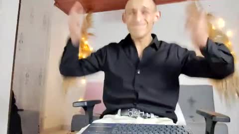 Red online show from 01-23-25, 02:12