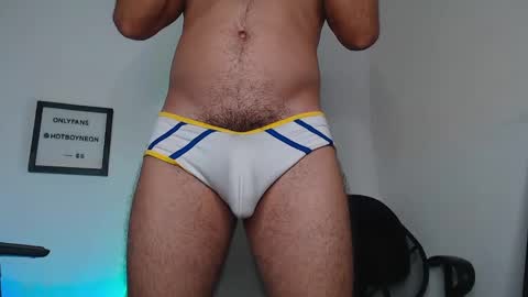 Snapshot of hotboyneon490 chatting on 01-10-25, 01:32 Alex Neon online show from 01-10-25, 01:32