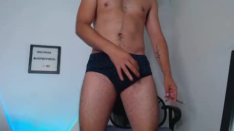 Snapshot of hotboyneon490 chatting on 01-18-25, 12:36 Alex Neon online show from 01-18-25, 12:36