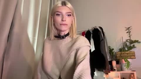 hotchubently online show from 10-17-25, 03:25