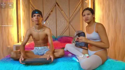 Snapshot of hotcouple_222 chatting on 10-15-25, 07:30 hotcouple_222 online show from 10-15-25, 07:30
