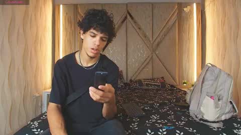 hotcouple_222 online show from 06-08-26, 01:22