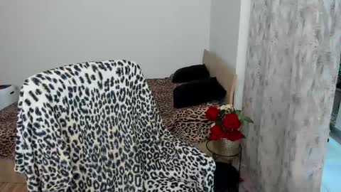 Snapshot of hotdelightsxy chatting on 05-12-26, 08:06 KRISS LUNA online show from 05-12-26, 08:06