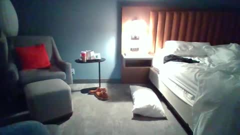 hotdog1124 online show from 12-04-25, 02:59