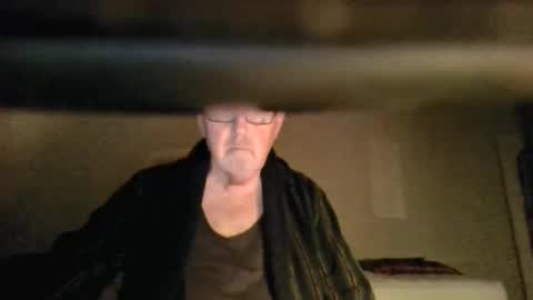 Snapshot of hotejok chatting on 12-18-24, 12:21 hotejok online show from 12-18-24, 12:21