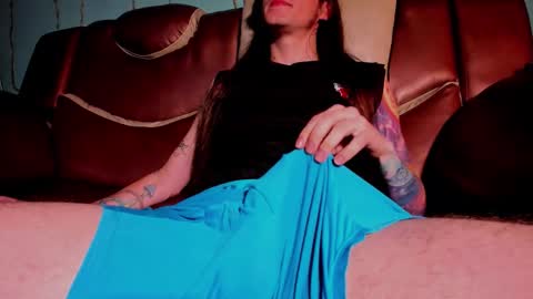 Snapshot of hoterossex chatting on 11-14-25, 07:01 axell online show from 11-14-25, 07:01