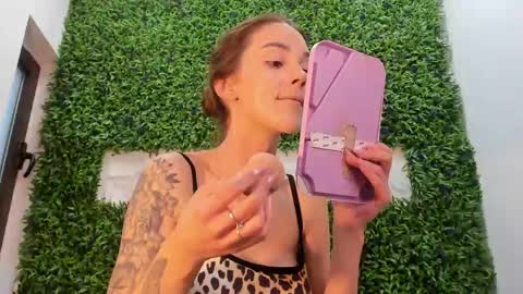 hotfallingdevil online show from 04-25-26, 04:26