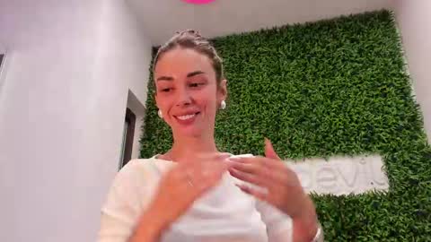 Snapshot of hotfallingdevil chatting on 05-11-26, 04:07 hotfallingdevil online show from 05-11-26, 04:07