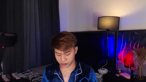 Snapshot of hotfucker_drei chatting on 10-23-25, 05:18 hotfucker_drei online show from 10-23-25, 05:18