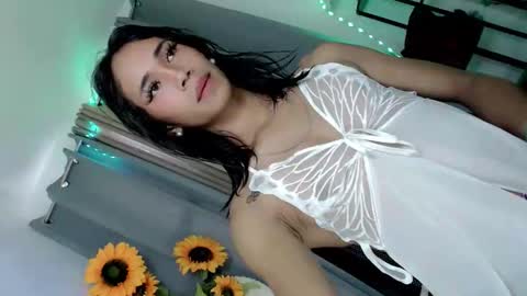 hotgirl_krisxx online show from 11-17-25, 03:23