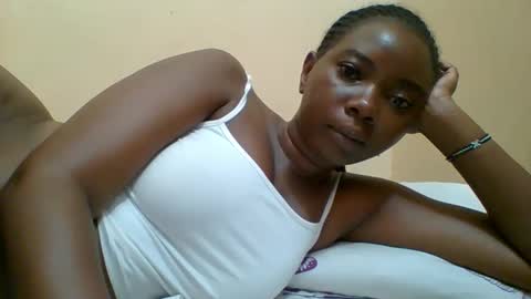 Snapshot of hotgodees chatting on 05-17-26, 05:27 Queen online show from 05-17-26, 05:27