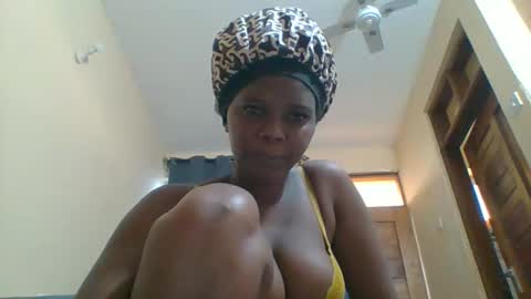 Snapshot of hotgodees chatting on 05-29-26, 05:49 Queen online show from 05-29-26, 05:49