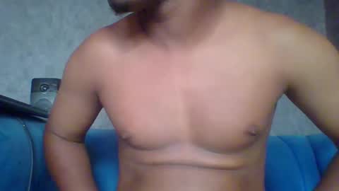 Snapshot of hotguyy001 chatting on 02-13-25, 06:30 hotguyy001 online show from 02-13-25, 06:30