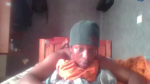 Snapshot of hotguyy001 chatting on 02-16-25, 11:49 hotguyy001 online show from 02-16-25, 11:49